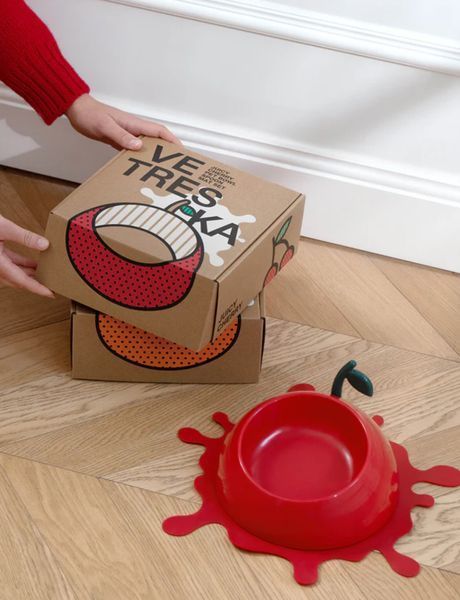 Набір для годування Vetreska Juicy Cherry: пластикова миска, ложка та килимок 8312 фото
