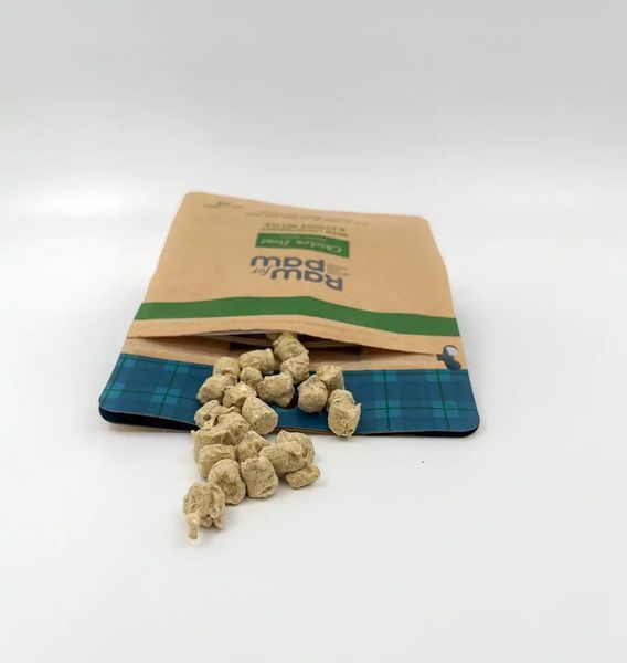 Сублімовані Ласощі для собак з Курочки, брусниці та кропиви Freeze-Dried Raw for Paw, 50 грамів 11025 фото