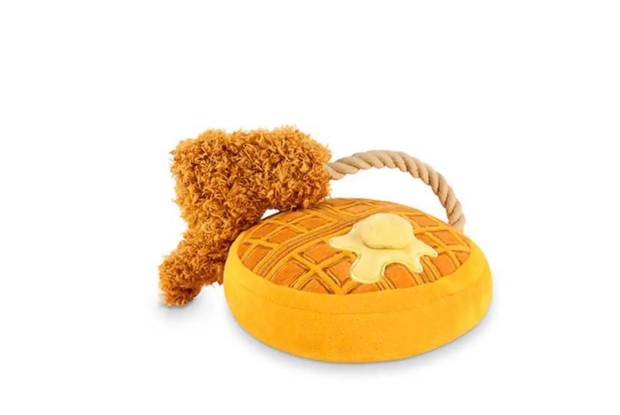 Іграшка для собак Burking Brunch Collection - Chicken & Woofles Pet Play 12486 фото