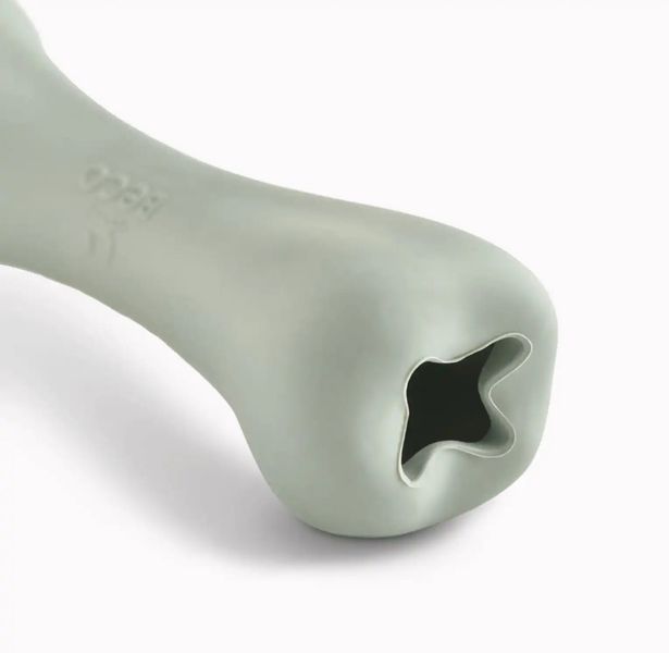 Жувальна іграшка з отвором для ласощів для собак Beco Pets Treat Bone Зелений 10534 фото